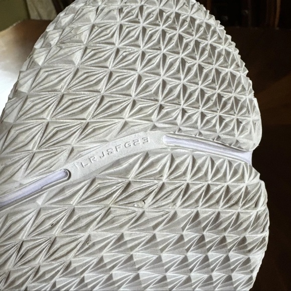 LEBRON EQUALITY BLACK WHITE CUSTOM MADE FROM THE LEBROM 15 MEN SZ 10 - Picture 12 of 15